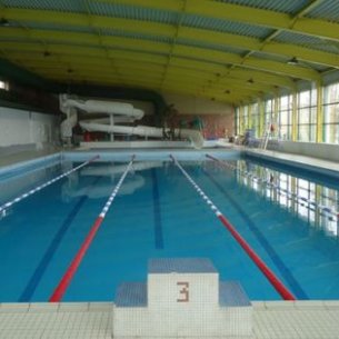 PISCINE ECUIRES